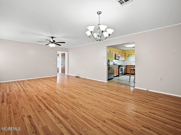 5th image of 11 Fontana Street