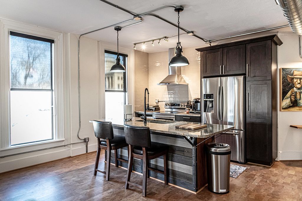 624 Adams St - Property Image
