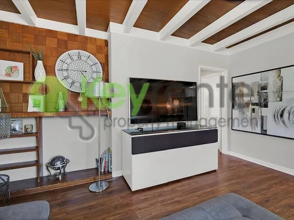2169 Perkins Way, Sacramento, CA 95818