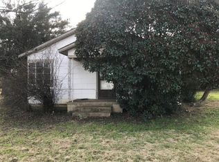 725 Oak St, Graham, TX 76450