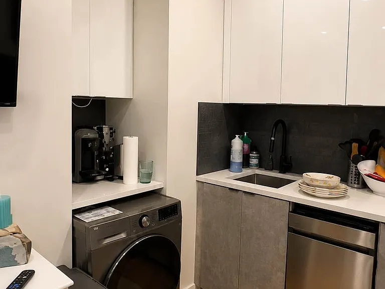 72 Greenpoint Ave #3A — Photo 4