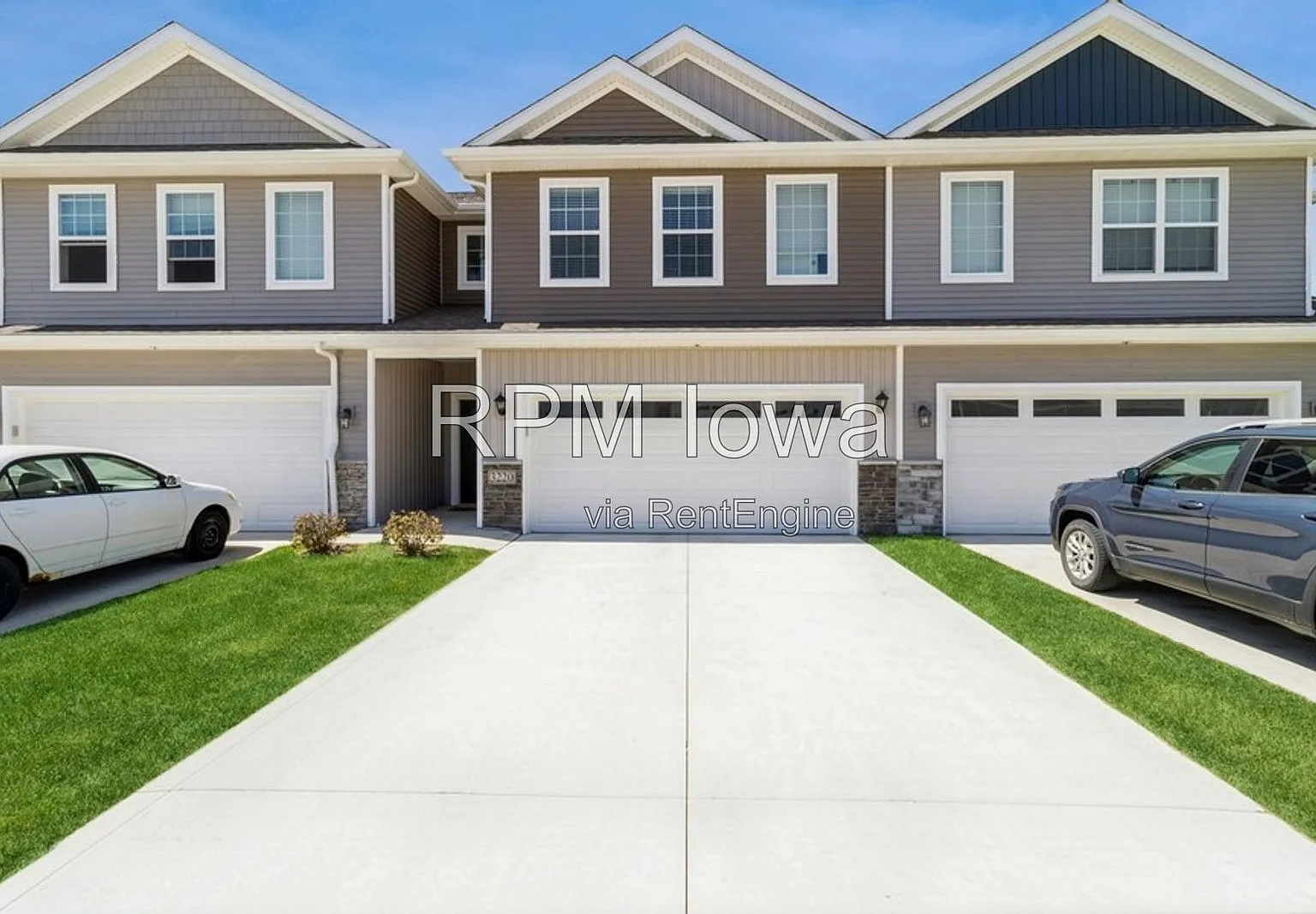 3 bed, 2.5 bath, 1631 sqft, $1,945 — Photo 1