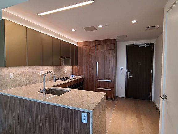 3rd image of 13327 39th Ave #Phk