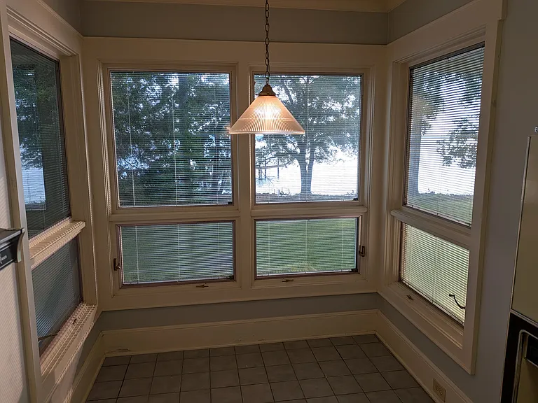 Kitchen dining area