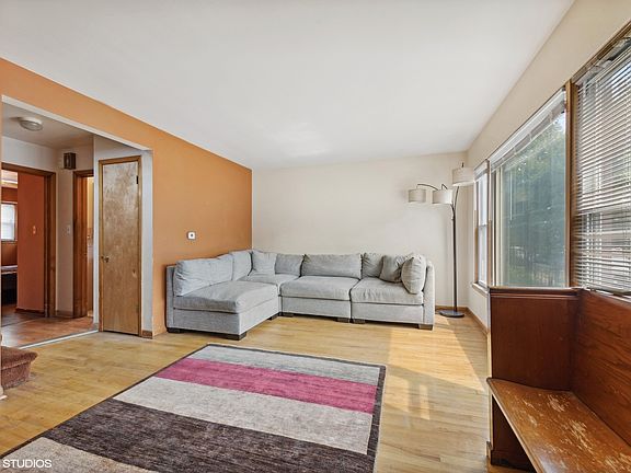 2nd image of 3058 N Sacramento Ave