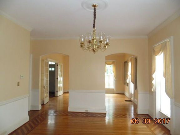 2nd image of 121 N Main St