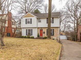 5724 Woodland Rd, Des Moines, IA 50312