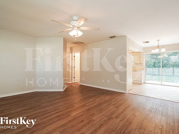 2nd image of 16243 Banyan Ave