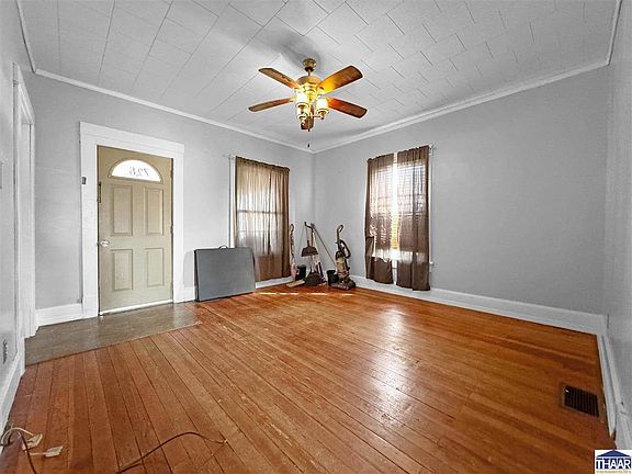 3rd image of 728 Elm St