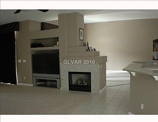 5th image of 8131 Foxland St