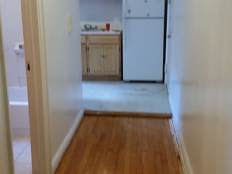 2nd image of 253 E 181st St APT 5D
