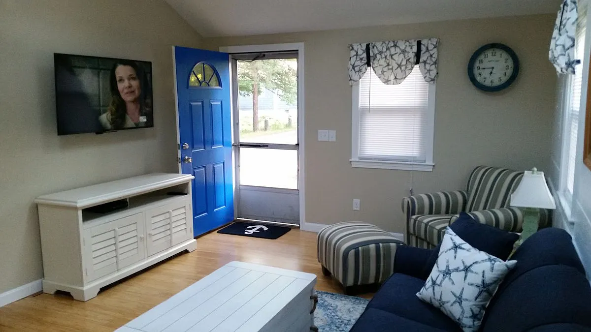 2 bed, 740 sqft, $2,649 — Photo 1