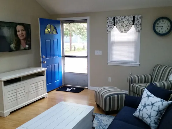 40 Circuit Rd W, West Yarmouth, MA 02673