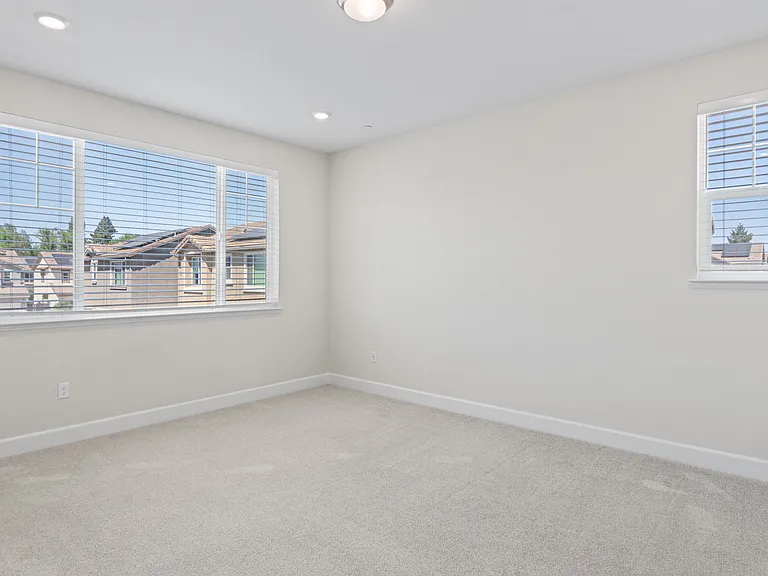 548 Aliki Dr — Photo 29