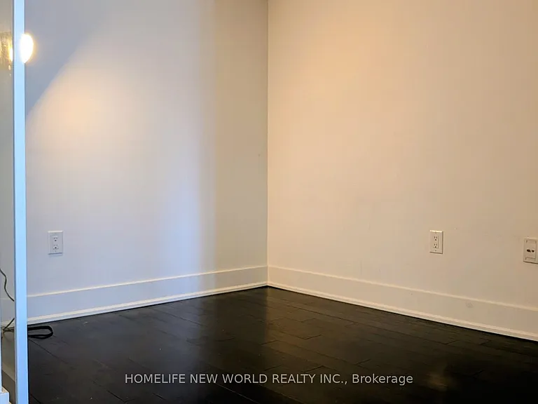 955 Bay St #808 — Photo 9