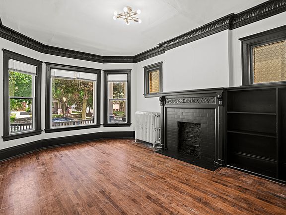 2nd image of 2937 N Maryland Ave #1