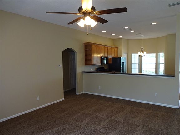 3rd image of 2707 Royal Pointe Dr