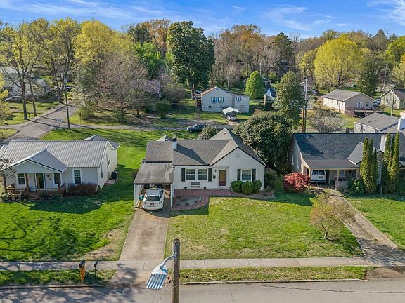 2nd image of 502 Lynn Ave