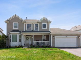807 Bellflower Ln, Bolingbrook, IL 60440