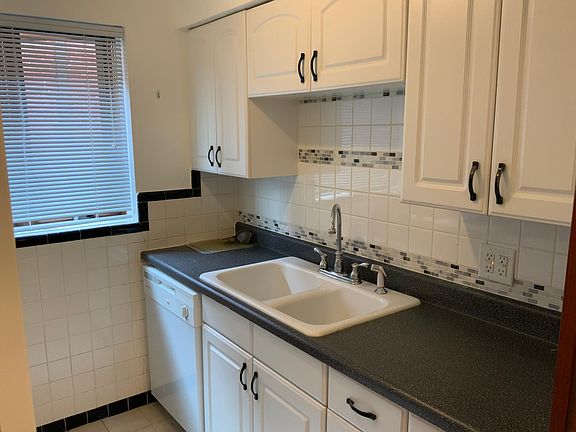 5th image of 6210 Loughborough Ave APT 1