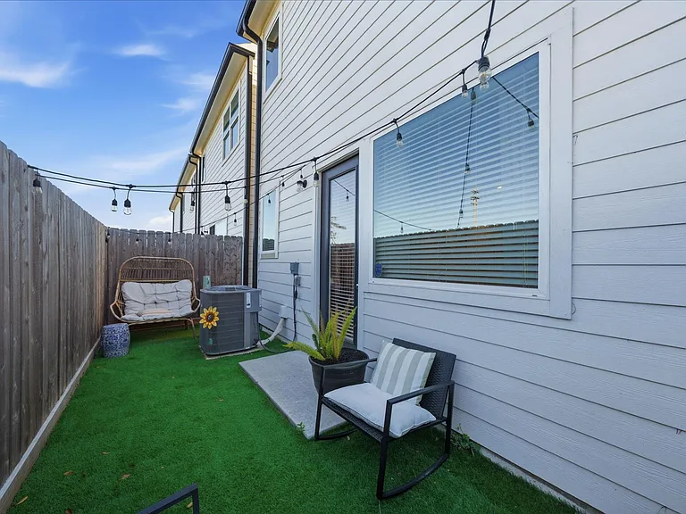 5929 Haring Ln — Photo 22