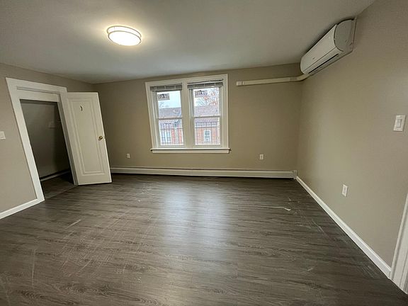 5th image of 147-00 Elm Ave #3