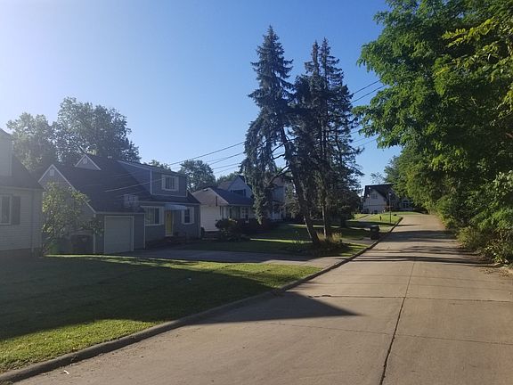 5th image of 4919 Parkway Dr