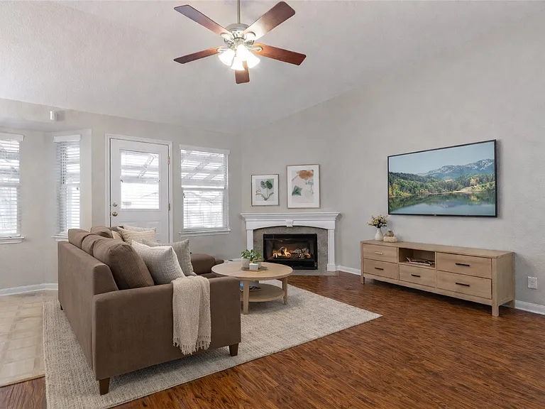 141 Goddard — Photo 3
