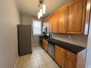 22-51 36th St #2, Astoria, NY 11105