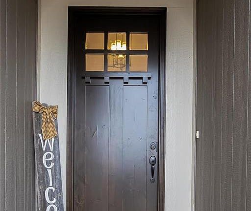 Front Entry with 10 ft beautiful door