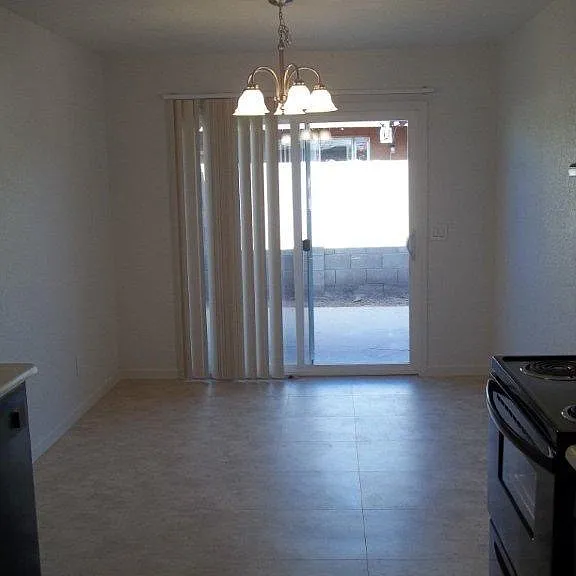 6325 E Avalon St #3 — Photo 2