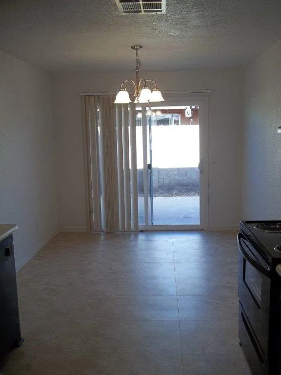 Building Photo - 6325 E Avalon St #3