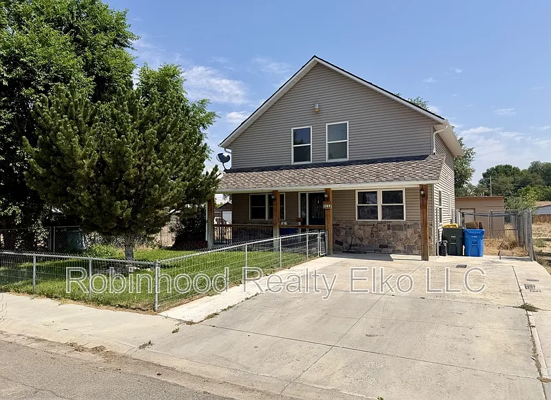 4 bed, 2.0 bath, 1568 sqft, $2,500 — Photo 2
