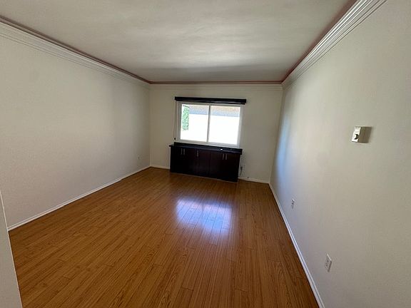 4th image of 11035 Kittridge St APT 151