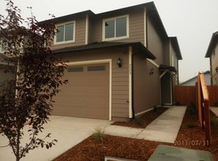 7569 24th St, White City, OR 97503