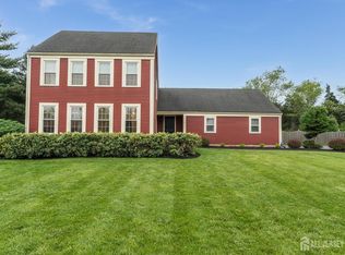 26 Magnolia Rd, Somerset, NJ 08873