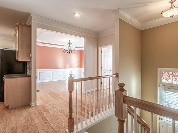 3rd image of 201 Aldridge Pl #9