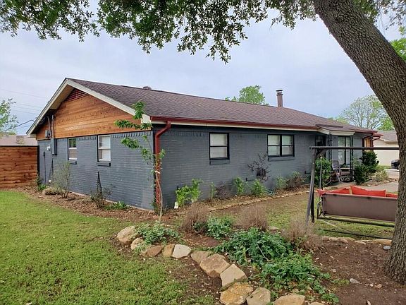 4th image of 2102 SE 10th St