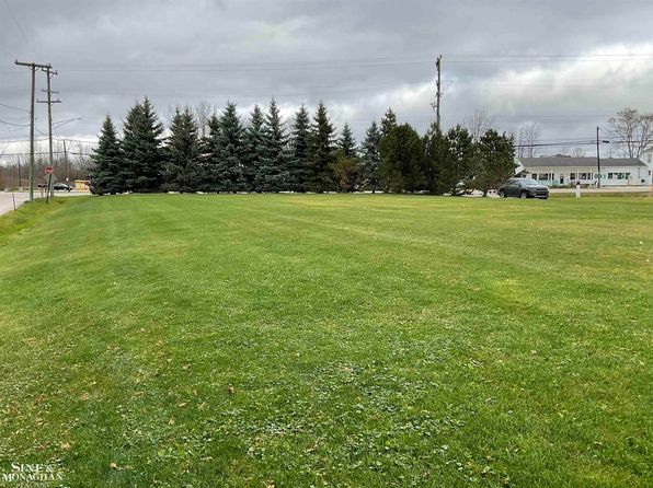 8637 Dixie Hwy, Ira, MI 48023