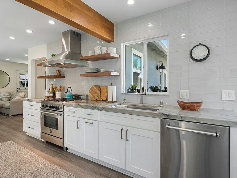 305 Neptune Ave — Photo 16