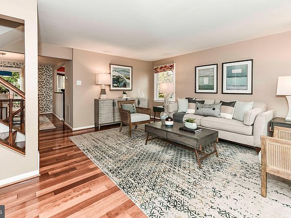 3rd image of 6427 Birchleigh Cir