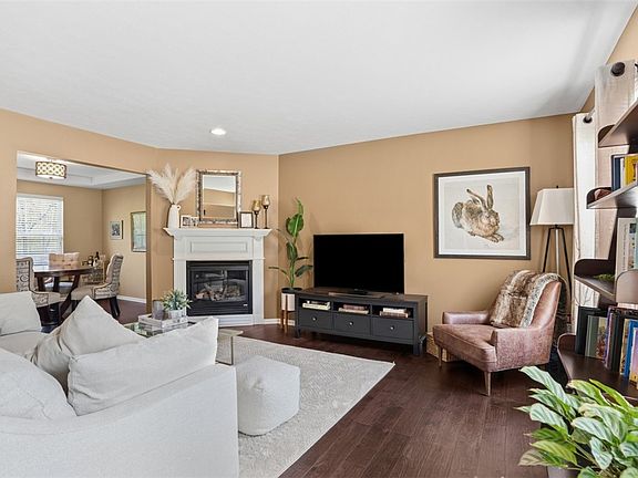 4th image of 303 Northglen Ct