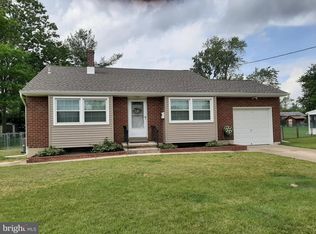 17 Chalfont St, Cinnaminson, NJ 08077