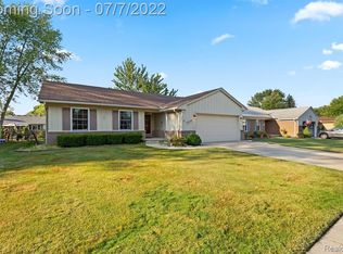 36340 Lyndon St, Livonia, MI 48154
