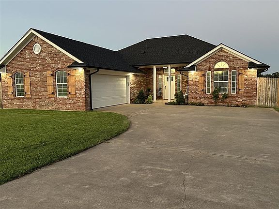 2nd image of 2100 Kenneth Ln