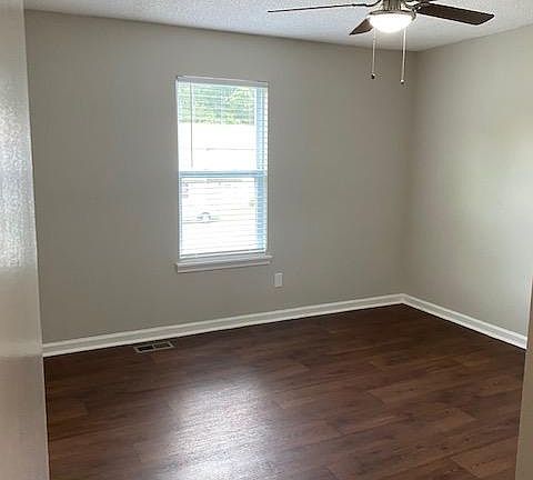 5th image of 109 Woodberry Ct