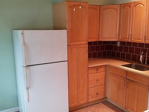 3rd image of 40 W 4th St APT 167