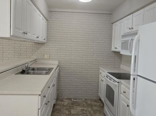 961 22nd Ave APT 16, Coralville, IA 52241
