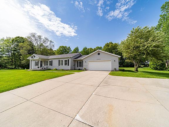 3rd image of 50691 Turtle Ct