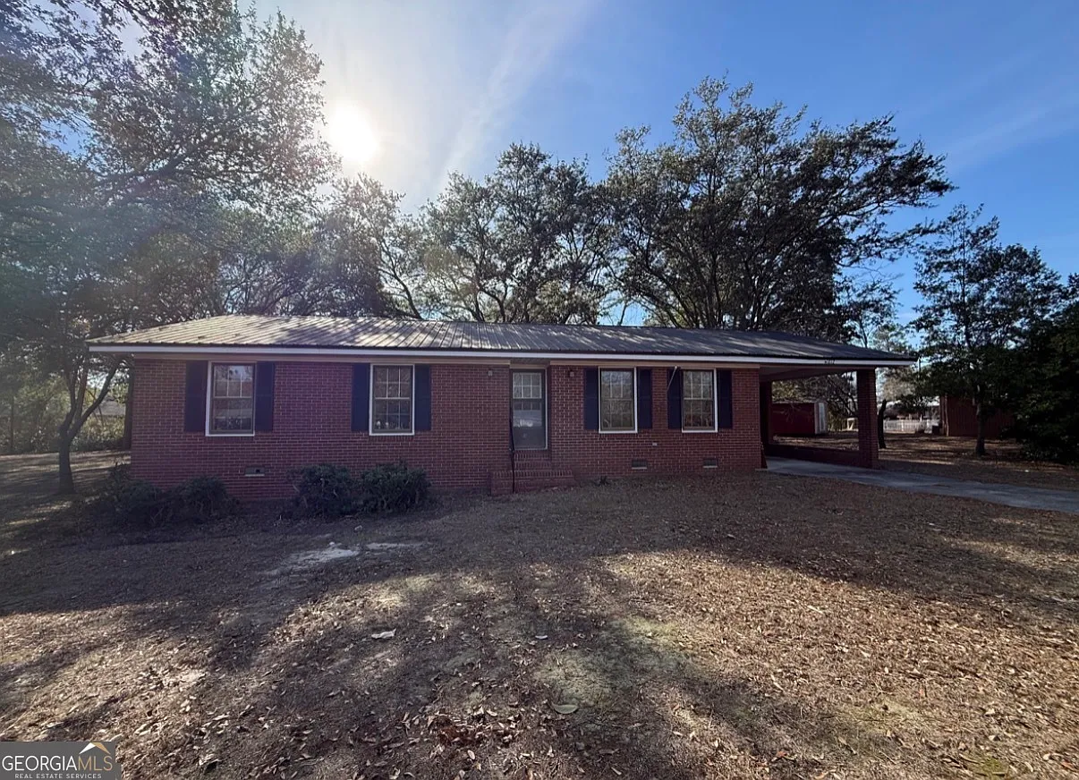 3 bed, 2.0 bath, 1659 sqft, $1,750 — Photo 2